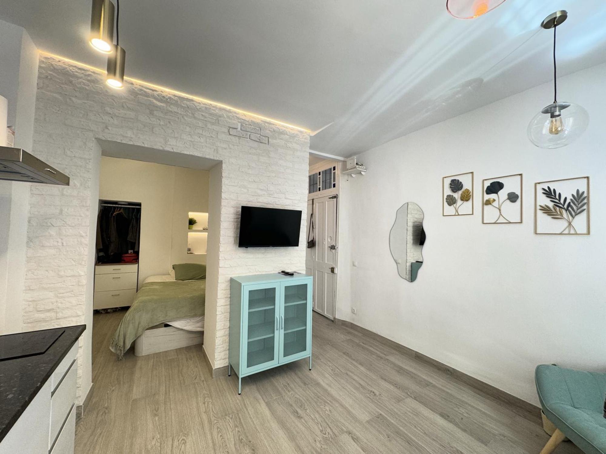 Iyourbasics Lovely Studio Hinestrosa 23 Free Wifi&Ac Málaga Extérieur photo